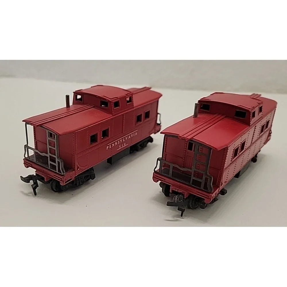 Vintage HO SCALE PENNSYLVANIA 506 CABOOSE & 33506